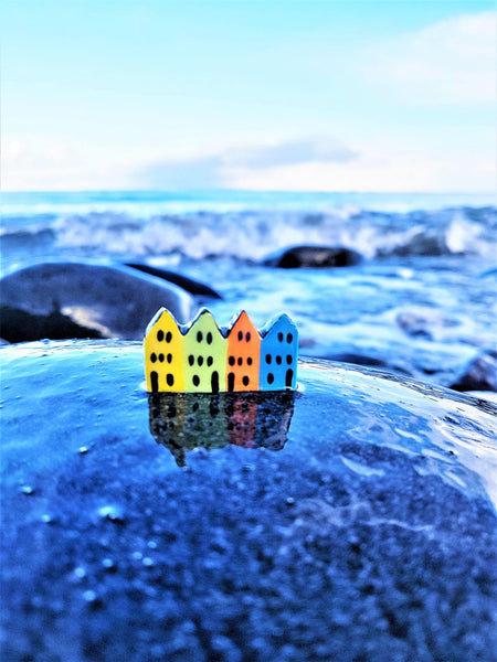 Tiny Ceramic Whitehead Houses